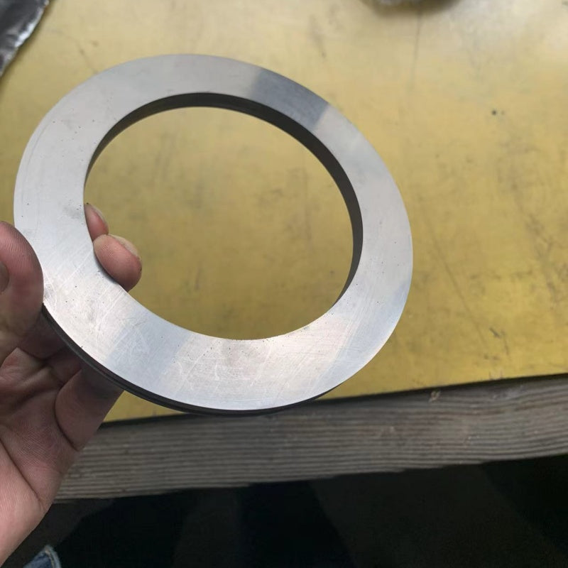 Graphite ring